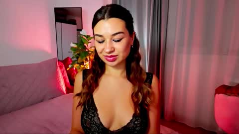 Tia online show from November 7, 2025, 10:43 pm