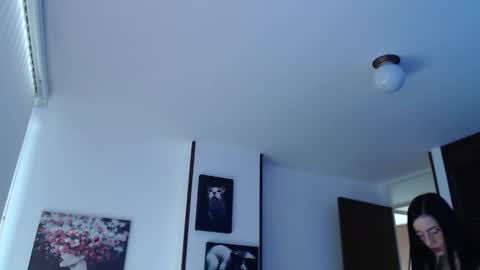 Snapshot of divineisis chatting on November 18, 2025, 12:31 pm Hera online show from November 18, 2025, 12:31 pm