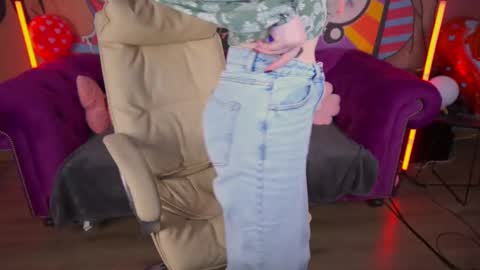 DivineJasss online show from March 4, 2025, 10:27 pm