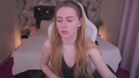 DivineJasss online show from February 18, 2026, 10:28 pm