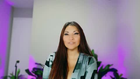 DivineLynn online show from December 5, 2025, 2:47 pm