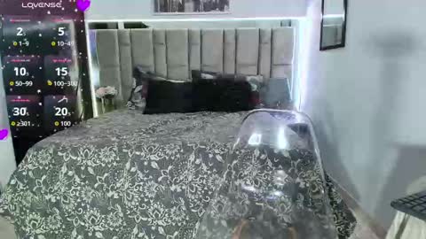 divinepearl online show from October 2, 2025, 9:22 pm