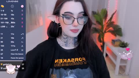 dixipixi_ online show from January 31, 2025, 9:59 am