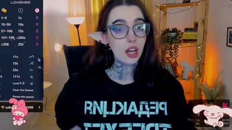 dixipixi_ online show from February 9, 2025, 8:54 am