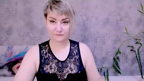 djullia online show from October 25, 2025, 5:48 am