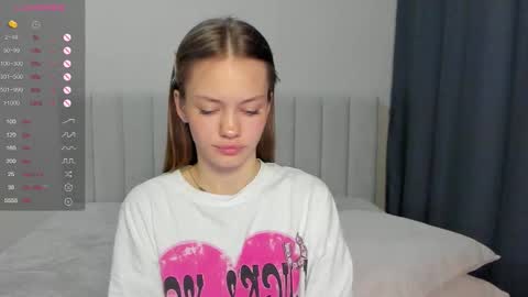 Polly and Kiriko online show from October 21, 2025, 10:32 pm