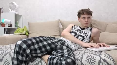 Snapshot of doedeeer chatting on December 16, 2024, 5:38 am Alex online show from December 16, 2024, 5:38 am