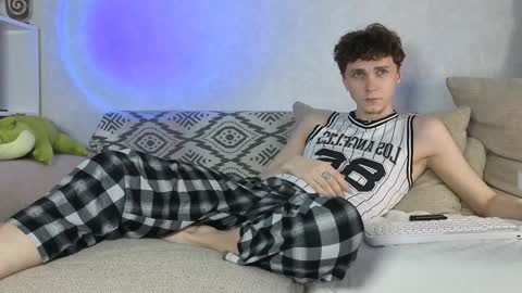 Snapshot of doedeeer chatting on December 22, 2024, 7:33 am Alex online show from December 22, 2024, 7:33 am