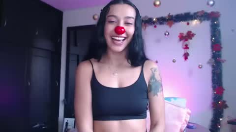 Snapshot of dolceclown_ chatting on December 3, 2024, 8:06 pm dolceclown_ online show from December 3, 2024, 8:06 pm