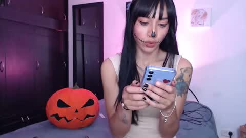 Snapshot of dolceclown_ chatting on November 2, 2025, 6:27 am dolceclown_ online show from November 2, 2025, 6:27 am