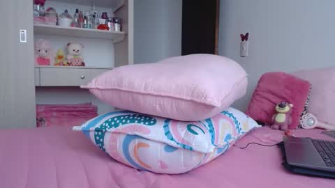 Dolcevainin online show from November 29, 2025, 3:59 pm