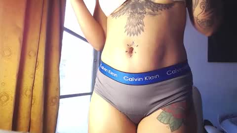 doll_and_thebrown online show from December 22, 2025, 7:11 pm