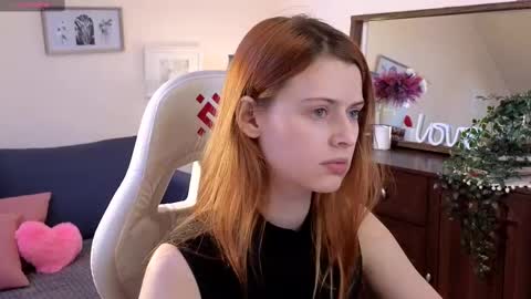 Snapshot of doll_lesli chatting on March 8, 2025, 6:10 am Your doll Lesli online show from March 8, 2025, 6:10 am