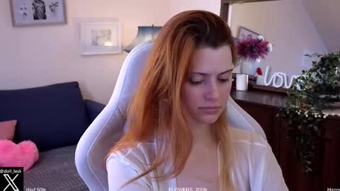 Snapshot of doll_lesli chatting on March 8, 2025, 9:17 am Your doll Lesli online show from March 8, 2025, 9:17 am