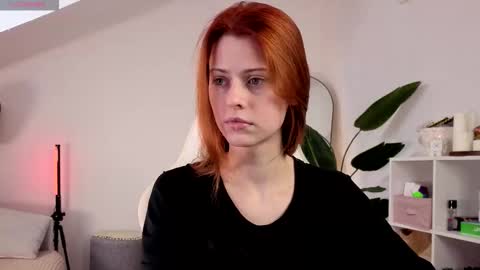 Snapshot of doll_lesli chatting on September 19, 2025, 6:26 am Your doll Lesli online show from September 19, 2025, 6:26 am