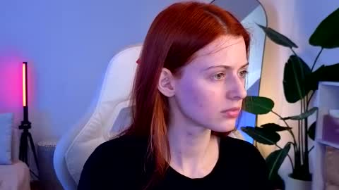 Snapshot of doll_lesli chatting on November 10, 2025, 8:35 am Your doll Lesli online show from November 10, 2025, 8:35 am