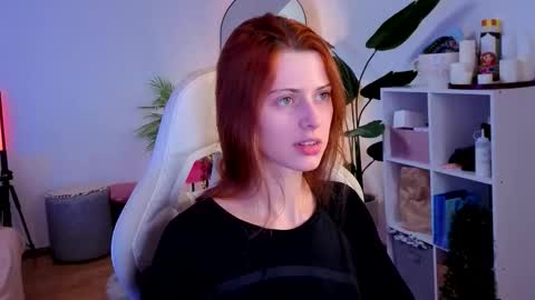 Snapshot of doll_lesli chatting on December 4, 2025, 11:30 am Your doll Lesli online show from December 4, 2025, 11:30 am