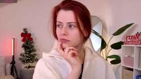 Snapshot of doll_lesli chatting on January 6, 2026, 9:57 am Your doll Lesli online show from January 6, 2026, 9:57 am