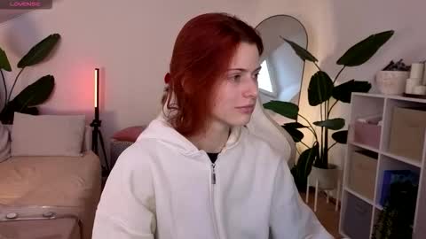 Snapshot of doll_lesli chatting on January 11, 2026, 10:42 am Your doll Lesli online show from January 11, 2026, 10:42 am