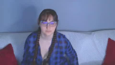 Tessa online show from March 18, 2026, 12:19 pm