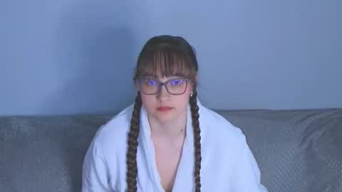 Tessa online show from May 22, 2026, 3:57 am
