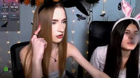 Snapshot of doll_vey chatting on October 25, 2025, 7:30 pm doll_vey online show from October 25, 2025, 7:30 pm