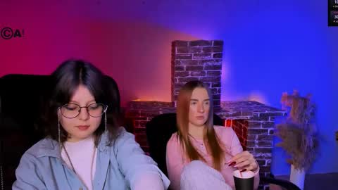 Snapshot of doll_vey chatting on January 7, 2026, 8:22 pm doll_vey online show from January 7, 2026, 8:22 pm