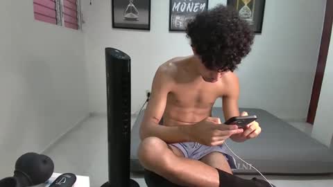 DollarHot30 online show from November 7, 2025, 10:21 pm