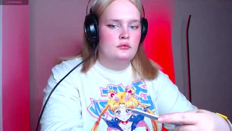 Miss Rose online show from October 28, 2025, 8:11 pm