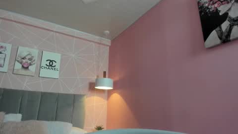 Call me Zoe  online show from September 29, 2025, 10:25 pm