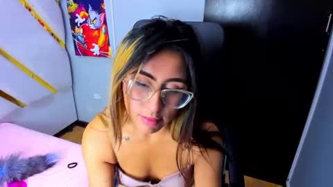 Snapshot of dollyjuicy1 chatting on December 2, 2024, 8:33 pm dollyjuicy1 online show from December 2, 2024, 8:33 pm