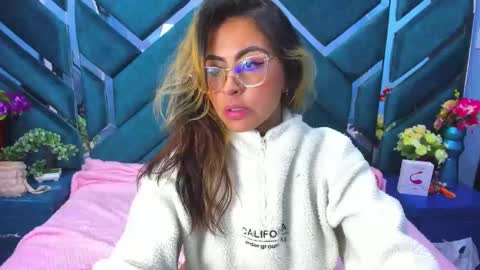 Snapshot of dollyjuicy1 chatting on February 28, 2025, 3:48 am dollyjuicy1 online show from February 28, 2025, 3:48 am