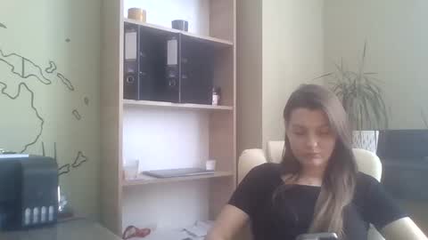 DollyRoma online show from November 14, 2025, 9:52 am