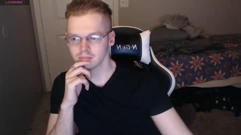 Snapshot of doloresman chatting on March 6, 2025, 11:31 pm doloresman online show from March 6, 2025, 11:31 pm