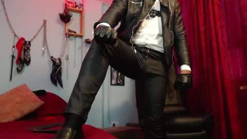 Diego Castell online show from December 1, 2025, 7:52 pm