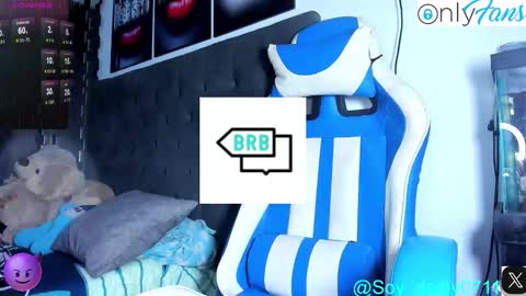 Snapshot of domenique_stoll chatting on November 27, 2025, 12:02 am DAVID 3 online show from November 27, 2025, 12:02 am