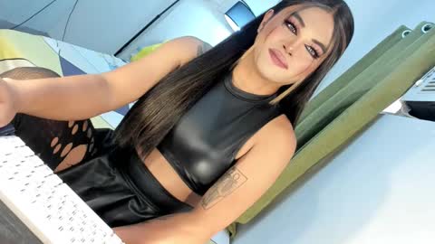 Snapshot of domina_angela chatting on September 23, 2025, 12:13 am ANGELA online show from September 23, 2025, 12:13 am