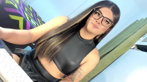 Snapshot of domina_angela chatting on October 3, 2025, 12:07 am ANGELA online show from October 3, 2025, 12:07 am