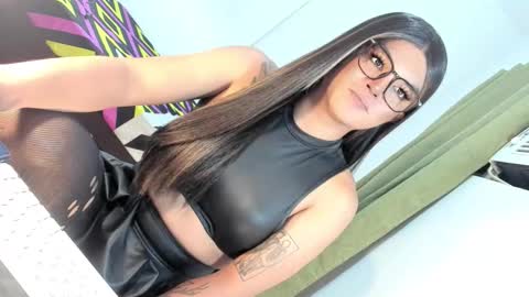 Snapshot of domina_angela chatting on October 13, 2025, 12:49 pm ANGELA online show from October 13, 2025, 12:49 pm