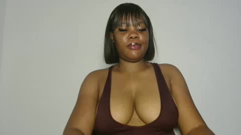 Snapshot of domina_veloura27 chatting on May 24, 2026, 10:53 am laura online show from May 24, 2026, 10:53 am