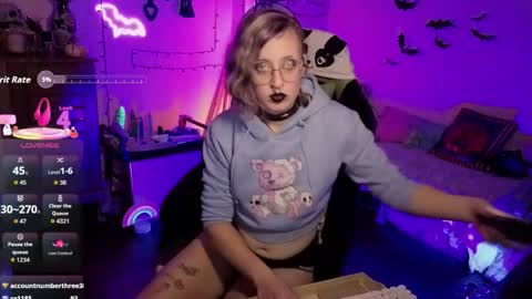 Bigbearnbunnyboy online show from December 5, 2025, 12:30 am