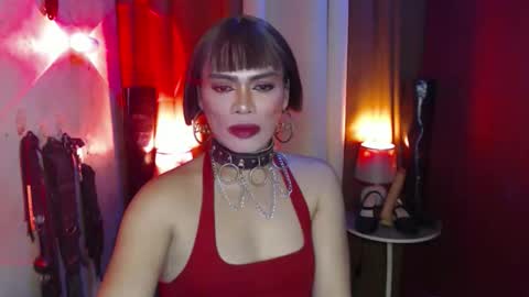Snapshot of dominantrix_diannaxxx chatting on February 4, 2026, 2:45 pm diana online show from February 4, 2026, 2:45 pm