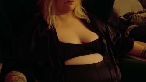 SADE online show from October 7, 2025, 9:01 pm