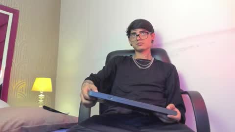 Snapshot of dominic_foox chatting on February 19, 2026, 6:37 pm Dominic foox online show from February 19, 2026, 6:37 pm