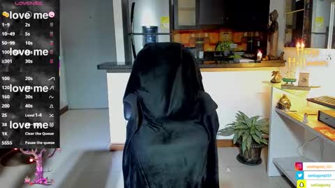 SANTI  independent model online show from October 24, 2025, 2:19 am