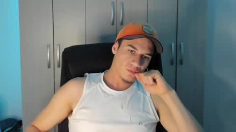 Snapshot of dominic_radccliffe chatting on June 8, 2026, 1:28 am Your real love online show from June 8, 2026, 1:28 am