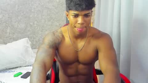 dominic_sg online show from June 10, 2026, 5:28 am