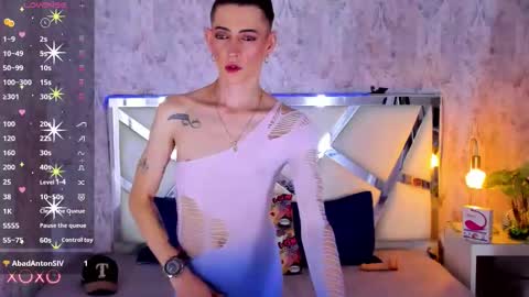 Dominic online show from November 4, 2025, 5:01 pm