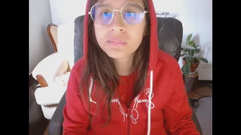   online show from March 29, 2026, 1:33 pm