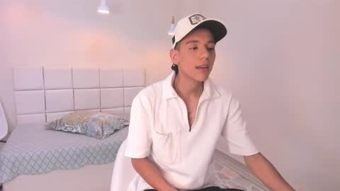 dominicjonnes online show from February 23, 2026, 7:33 pm